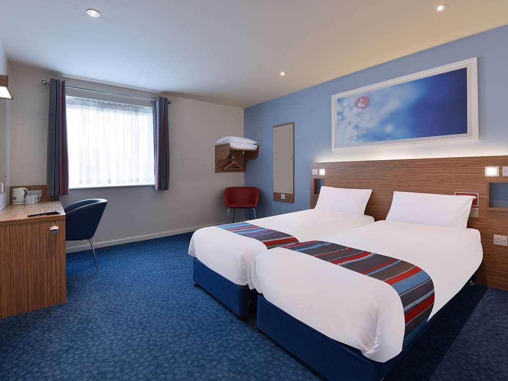 Travelodge Chester Central Room photo
